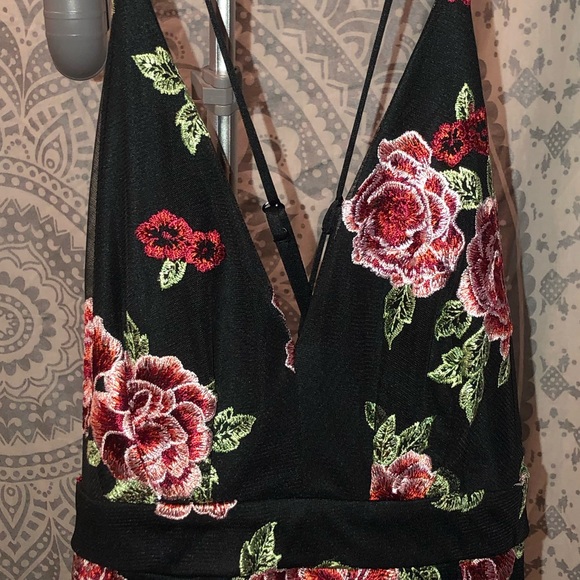 Prom dress size medium black with flowers - Picture 6 of 6